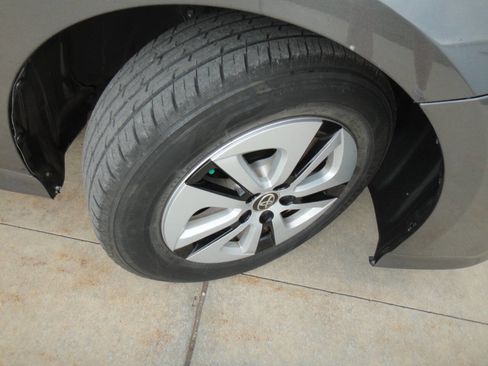 Used 2017 Toyota Prius Four Touring image 26