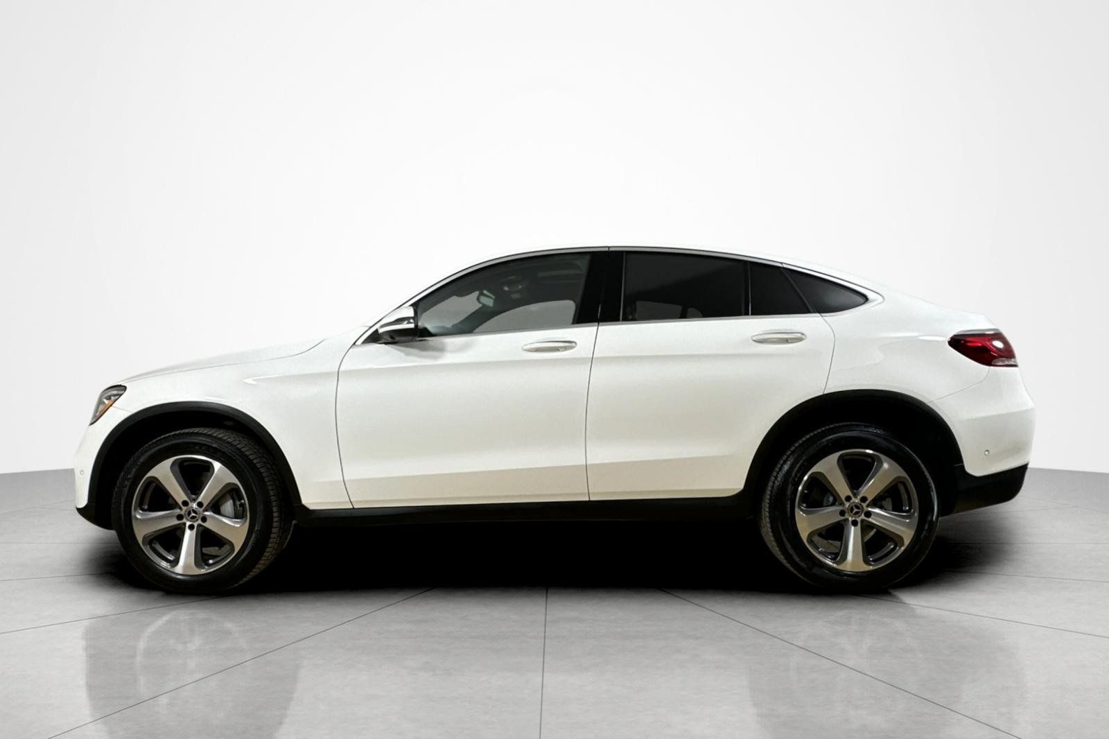 Used 2023 Mercedes-Benz GLC 300 4MATIC Coupe image 2