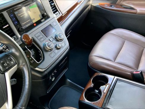 Used 2015 Toyota Sienna Limited FWD image 16