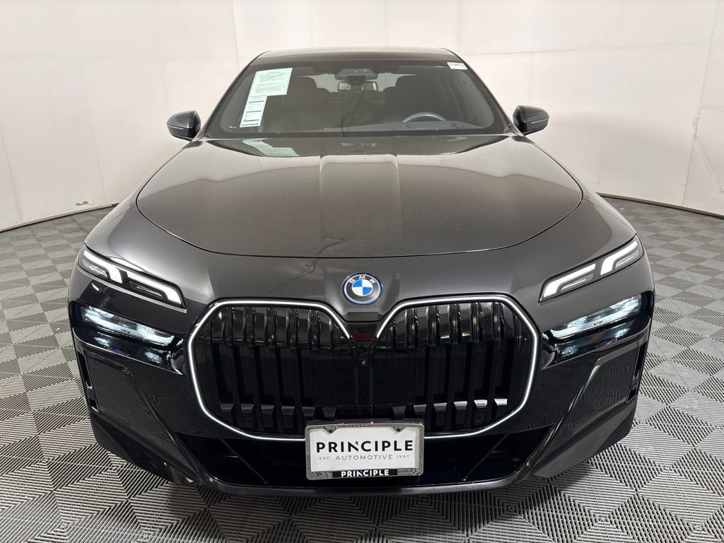 Certified 2025 BMW 750e xDrive AWD/4WD image 3
