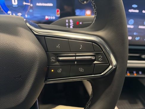 New 2026 Chevrolet Equinox EV LT image 17