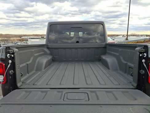 Certified 2024 Jeep Gladiator Sport image 30