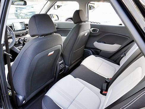 New 2026 Hyundai Venue SEL FWD image 21