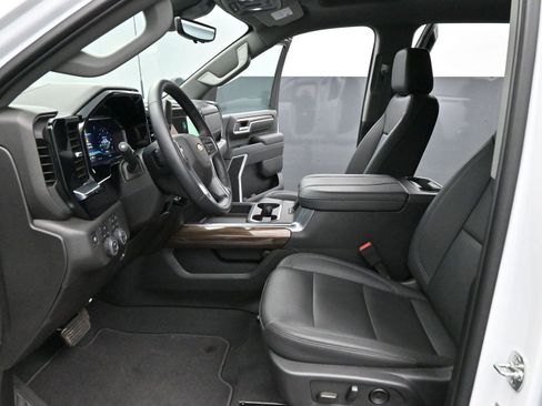 Used 2025 Chevrolet Silverado 2500 LT w/ All Star Edition image 12