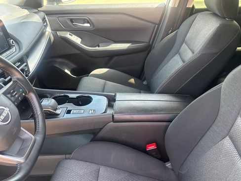 Certified 2025 Nissan Rogue SV FWD image 42