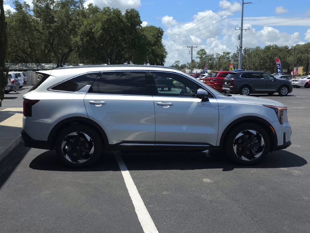 Used 2025 Kia Sorento SX Prestige AWD/4WD image 4