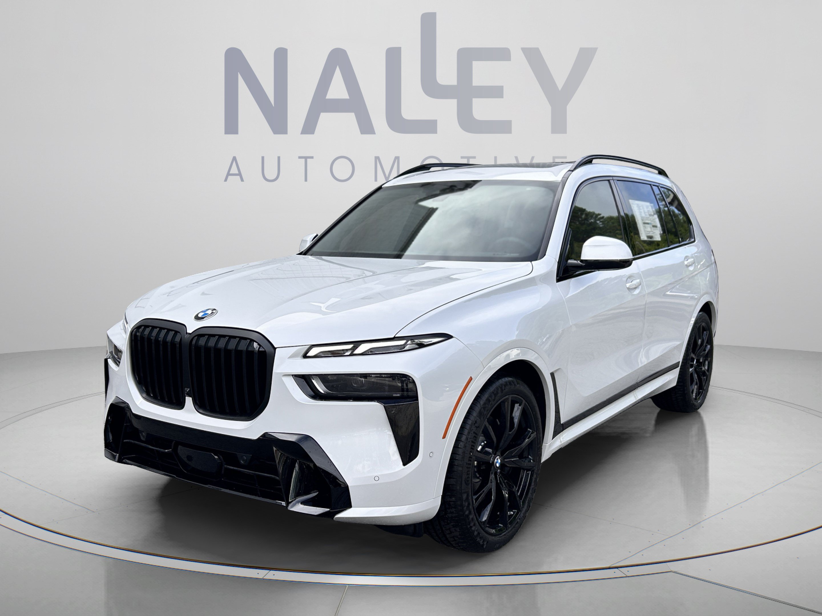 Used 2027 BMW X7 xDrive40i w/ M Sport Package AWD/4WD image 1