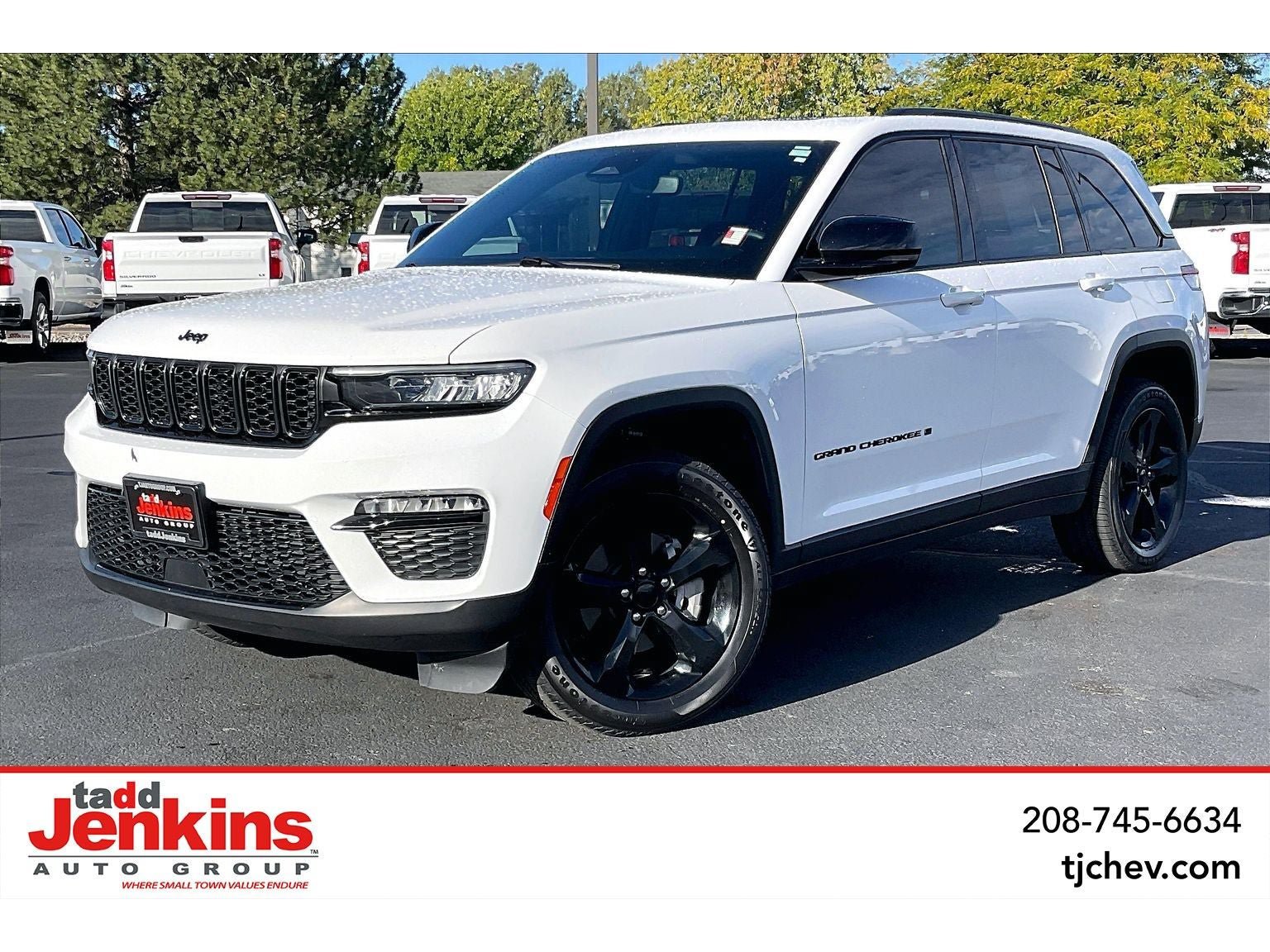 Used 2024 Jeep Grand Cherokee Limited w/ Black Appearance Package AWD/4WD image 1