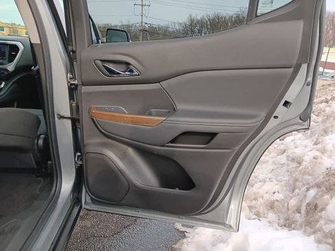 Used 2023 GMC Acadia SLE image 34