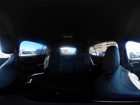 Used 2025 Buick Envista Sport Touring image 41