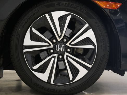 Used 2018 Honda Civic EX-T image 10