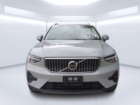 Used 2025 Volvo XC40 B5 Plus AWD/4WD image 8