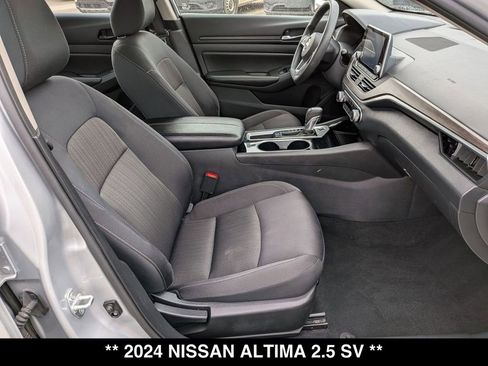 Used 2024 Nissan Altima 2.5 SV FWD image 29