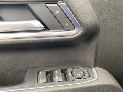 Used 2025 Chevrolet Silverado 1500 LT AWD/4WD image 17