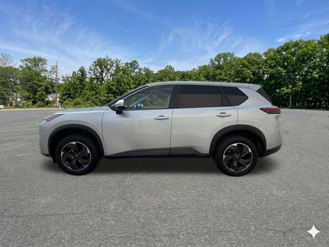 Used 2024 Nissan Rogue SV AWD/4WD image 5