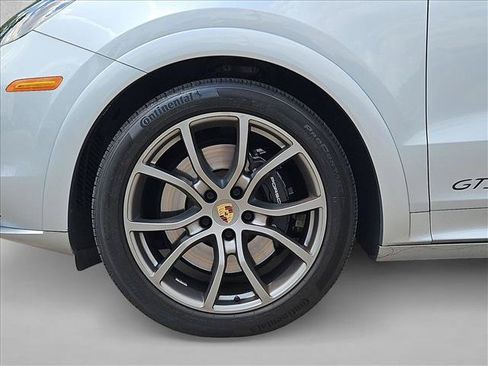 Used 2023 Porsche Cayenne GTS AWD/4WD image 19
