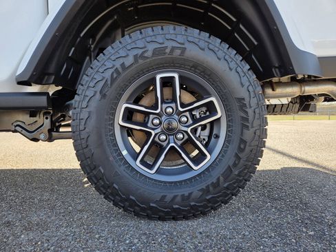 New 2026 Jeep Gladiator Mojave image 9