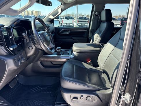 Used 2023 Chevrolet Silverado 1500 LTZ image 9
