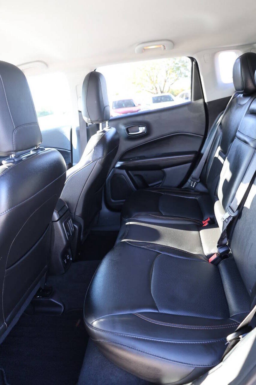 Used 2018 Jeep Compass Limited AWD/4WD image 17