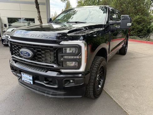 Used 2023 Ford F250 Lariat w/ Sport Appearance Package image 3