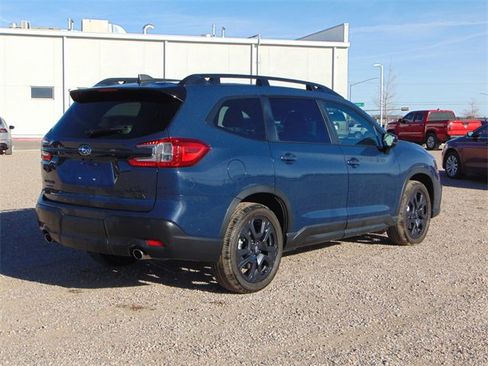 Used 2024 Subaru Ascent Onyx Edition image 4