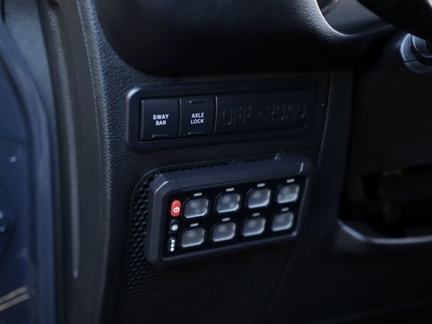 Used 2016 Jeep Wrangler Unlimited Rubicon w/ Connectivity Group image 10