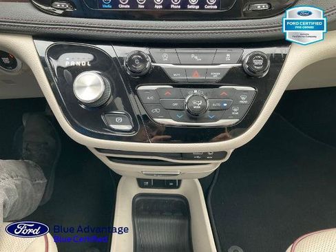 Used 2020 Chrysler Pacifica Limited FWD image 12