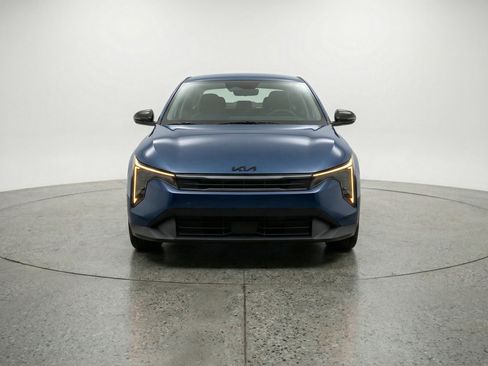 Used 2025 Kia K4 LXS image 2
