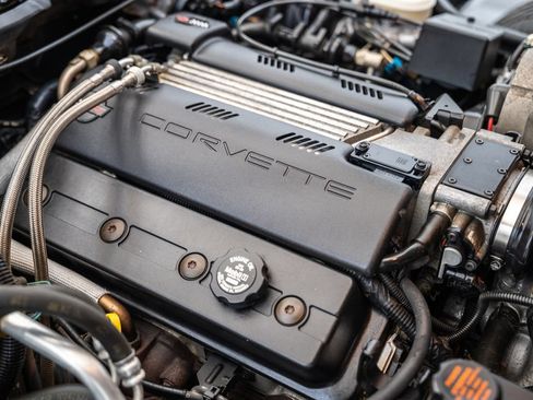 Used 1996 Chevrolet Corvette Coupe RWD image 21