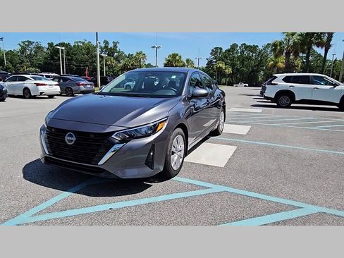 Used 2025 Nissan Sentra S image 21
