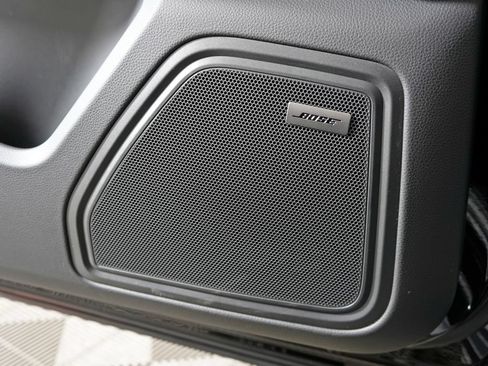 Used 2026 Porsche Macan AWD/4WD image 17
