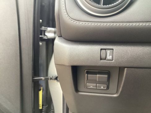 New 2025 Chevrolet Colorado LT w/ LT Convenience Package AWD/4WD image 19