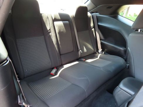 Used 2019 Dodge Challenger SXT RWD image 21