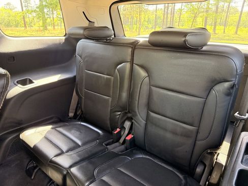 Used 2019 GMC Acadia SLT FWD image 25