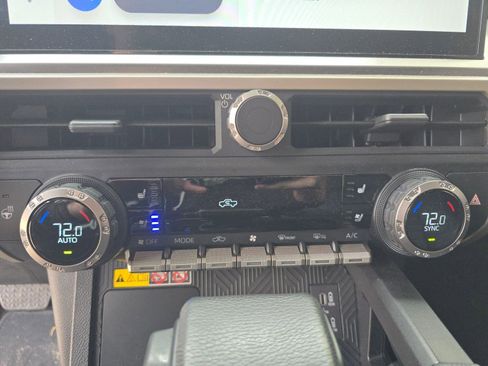 Used 2024 Toyota Tacoma TRD Off-Road w/ TRD Off Road Premium Package image 13