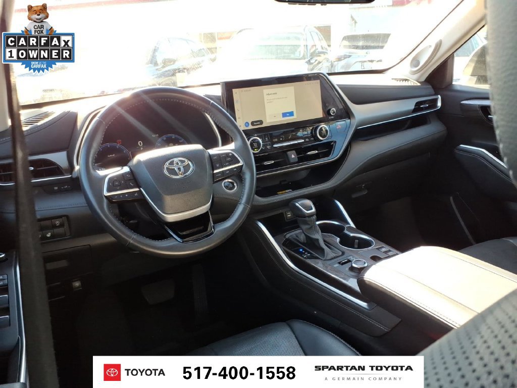Used 2024 Toyota Highlander Limited AWD/4WD image 14