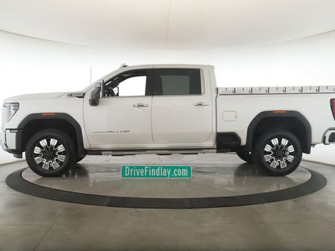 Used 2024 GMC Sierra 2500 Denali w/ Denali Reserve Package image 9