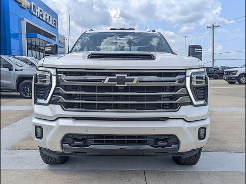 Used 2024 Chevrolet Silverado 2500 High Country w/ High Country Premium Package AWD/4WD image 11