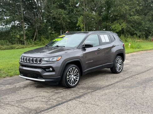 Used 2023 Jeep Compass Limited w/ Elite Group AWD/4WD image 3