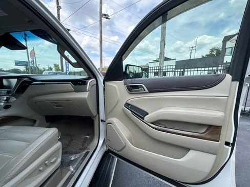 Used 2019 GMC Yukon XL Denali image 16