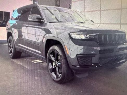 Used 2023 Jeep Grand Cherokee L Laredo RWD image 1