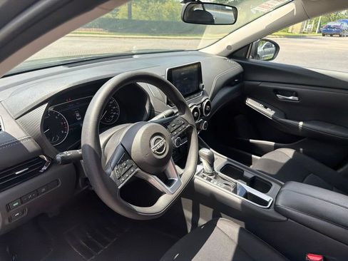 Used 2025 Nissan Sentra SV FWD image 7