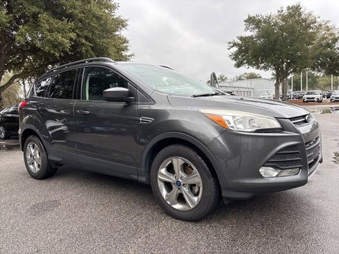 Used 2016 Ford Escape SE w/ Equipment Group 201A image 1