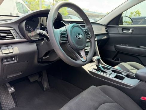 Used 2017 Kia Optima LX FWD image 11
