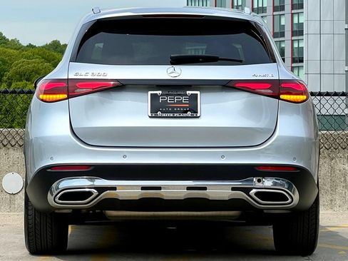 Certified 2024 Mercedes-Benz GLC 300 4MATIC image 6