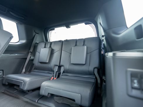 Used 2025 Lexus GX 550 AWD/4WD image 11