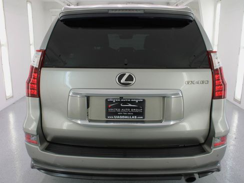 Used 2022 Lexus GX 460 Premium w/ Accessory Package AWD/4WD image 8