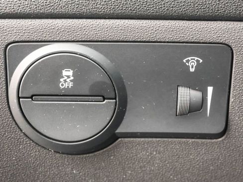 Used 2013 Hyundai Genesis 2.0T image 17