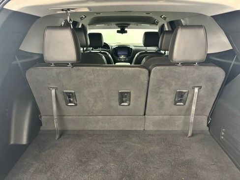 Used 2021 Chevrolet Traverse RS image 37