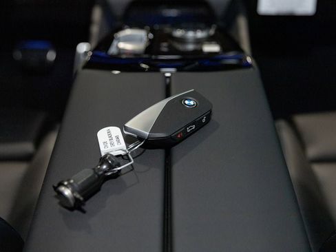 New 2026 BMW 540i xDrive w/ M Sport Package image 39